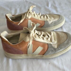 Veja Women’s Sneakers in Cream and Tan, Faguo Elm model, Sz 9 Euro 40